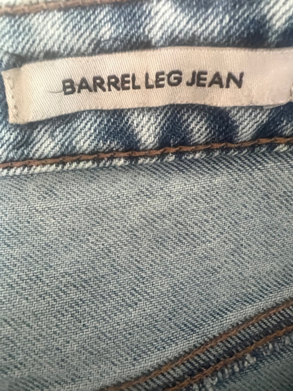 BCBGeneration - BARREL LEG Light Blue Boyfriend Jeans 👖 frayed hem - Picture 3 of 11